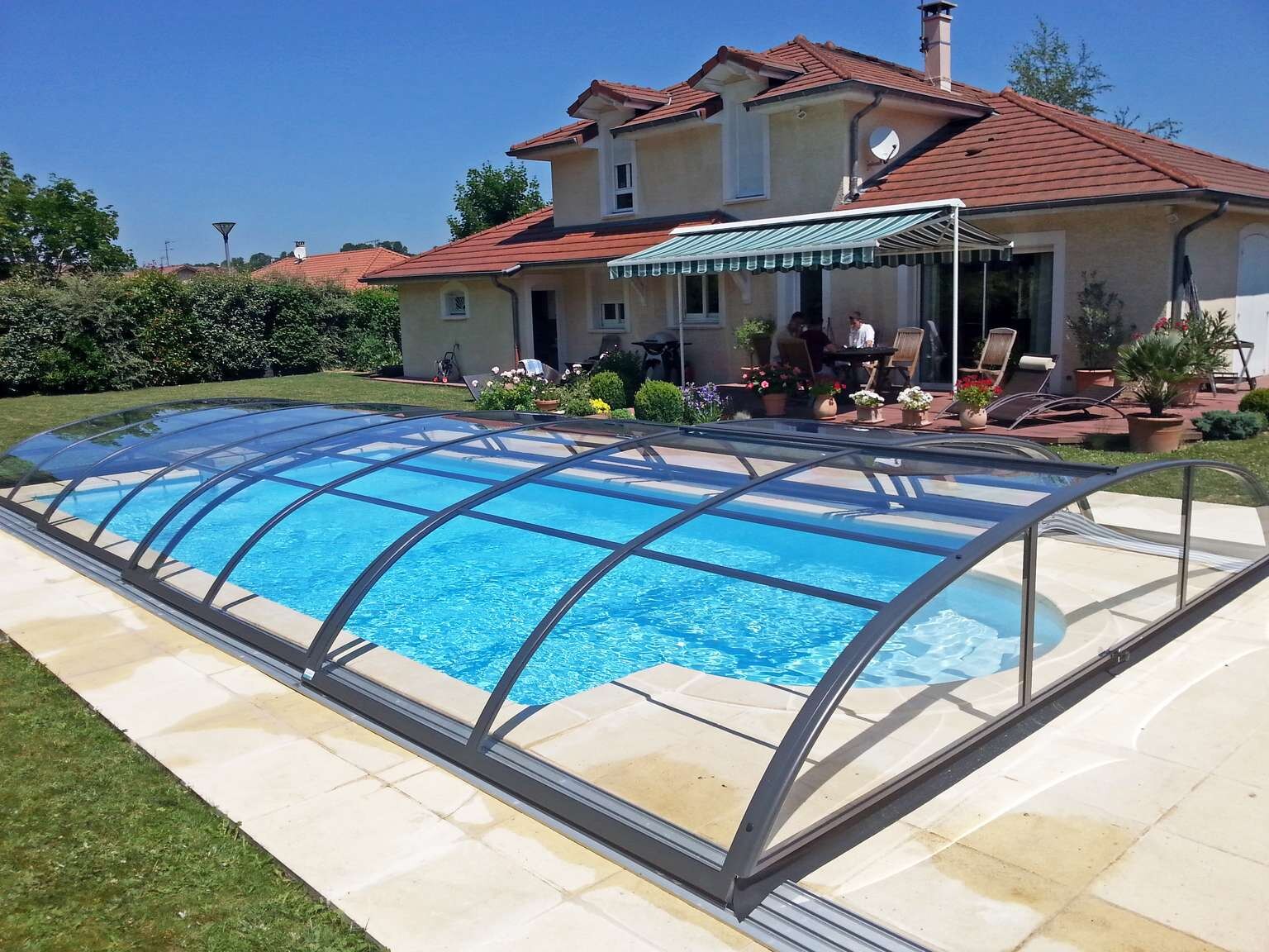 Teleskopski prekrivač Nero Azzure Flat Compact 6.42×3.25×0.75m